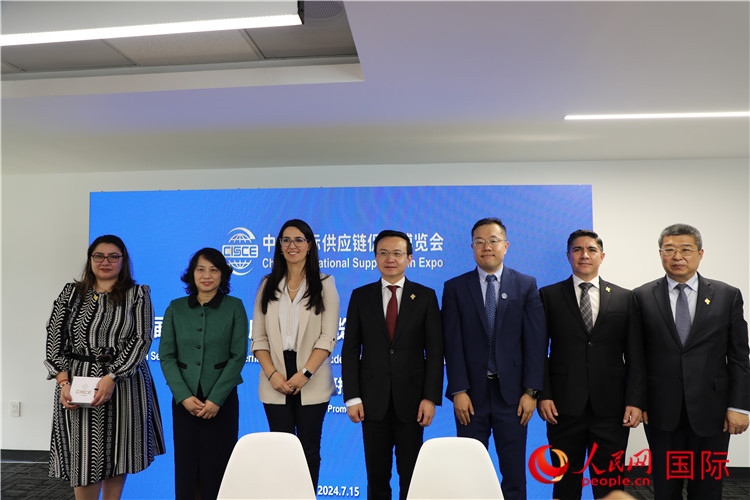 嘉賓合影。人民網(wǎng) 埃內(nèi)斯托·多明戈斯攝