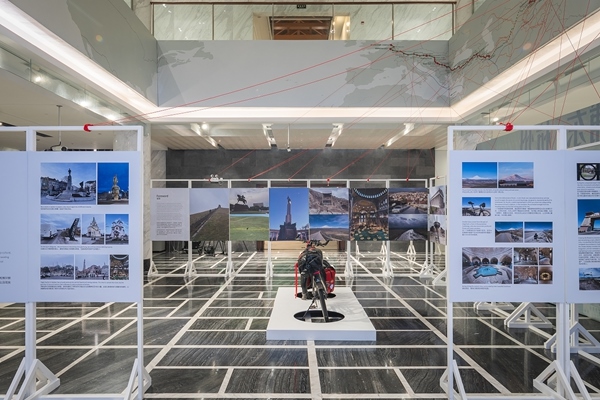 “東游記”展覽。校方供圖