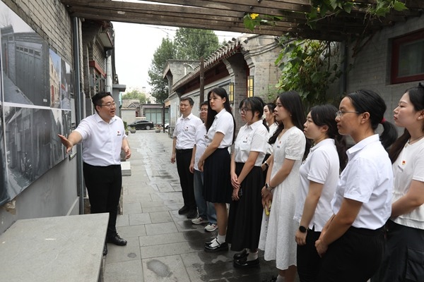 北京大中小學思政教師赴實踐教學基地現(xiàn)場備課。北京市教委供圖
