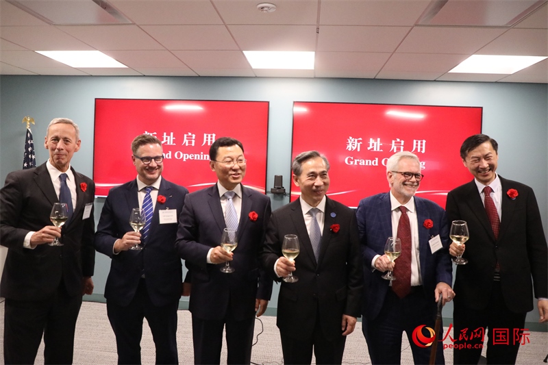 4、美中貿(mào)易全國委員會會長克雷格·艾倫、美國商會高級副會長傅瑞偉等美國工商界代表出席活動。 人民網(wǎng)記者 李志偉攝