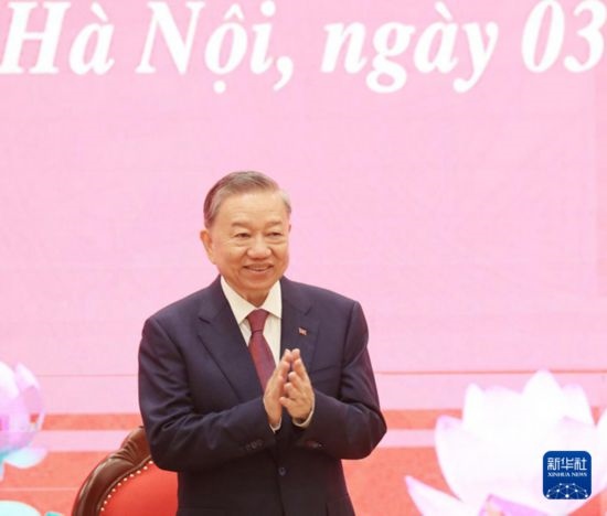 8月3日，在越南河內(nèi)，蘇林出席新聞發(fā)布會。新華社/越通社