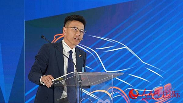 延鋒彼歐南非公司總經(jīng)理張鑫致辭。人民網(wǎng) 張茜攝