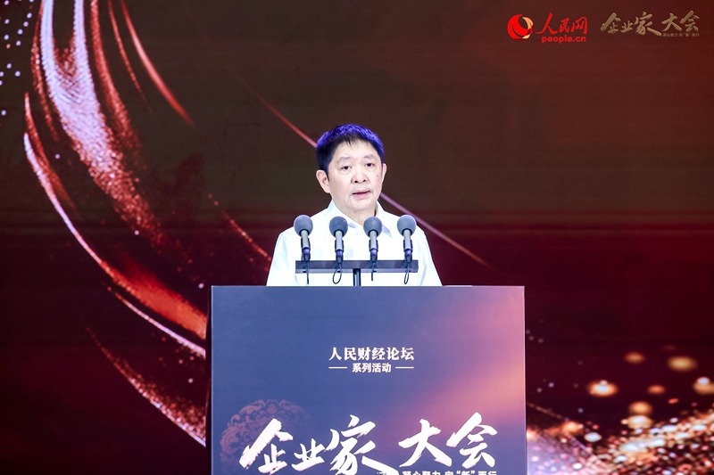 冠達(dá)控股集團(tuán)董事局主席彭建虎。人民網(wǎng)記者 孫博洋攝