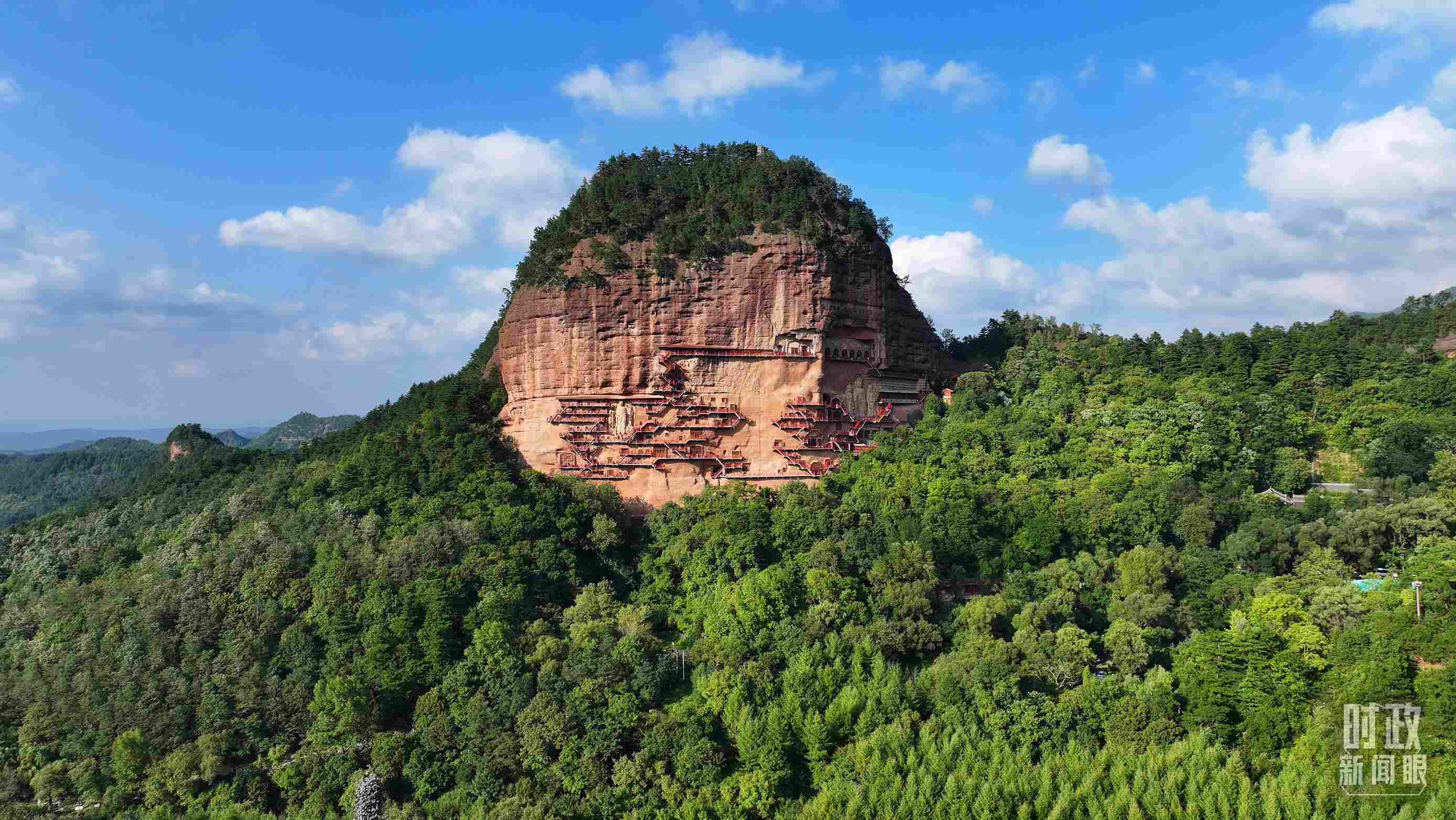 △麥積山因山形酷似麥垛而得名。