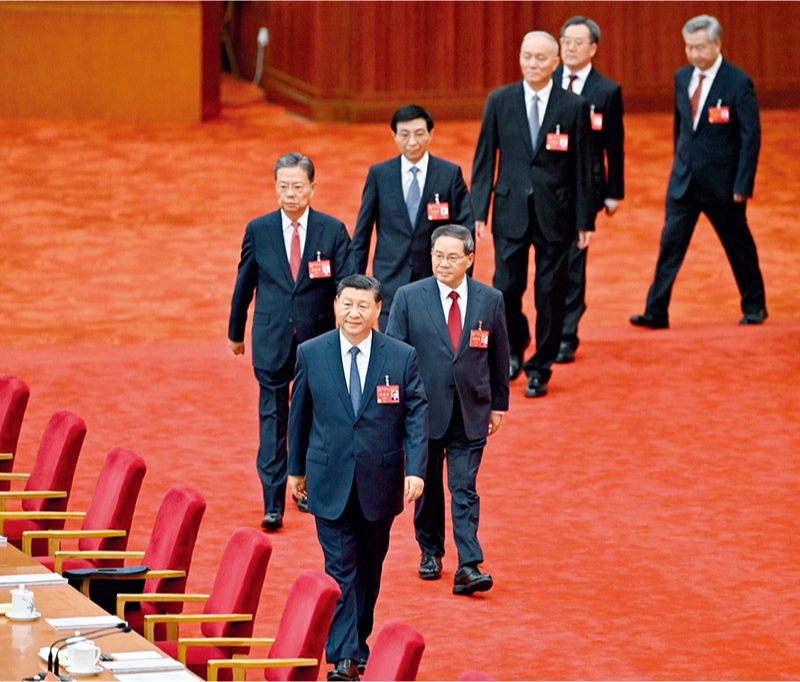 中國(guó)共產(chǎn)黨第二十屆中央委員會(huì)第三次全體會(huì)議，于2024年7月15日至18日在北京舉行。這是習(xí)近平、李強(qiáng)、趙樂(lè)際、王滬寧、蔡奇、丁薛祥、李希等步入會(huì)場(chǎng)。 新華社記者 岳月偉/攝