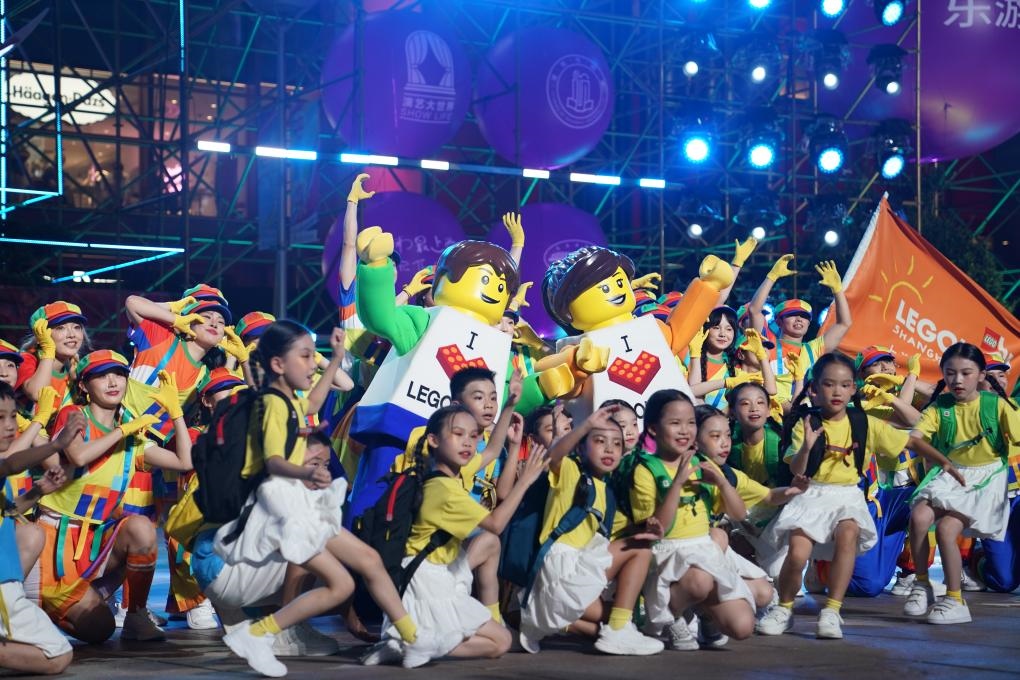 9月14日晚，演員在上海旅游節(jié)開(kāi)幕式上表演。新華社發(fā)（陳浩明 攝）