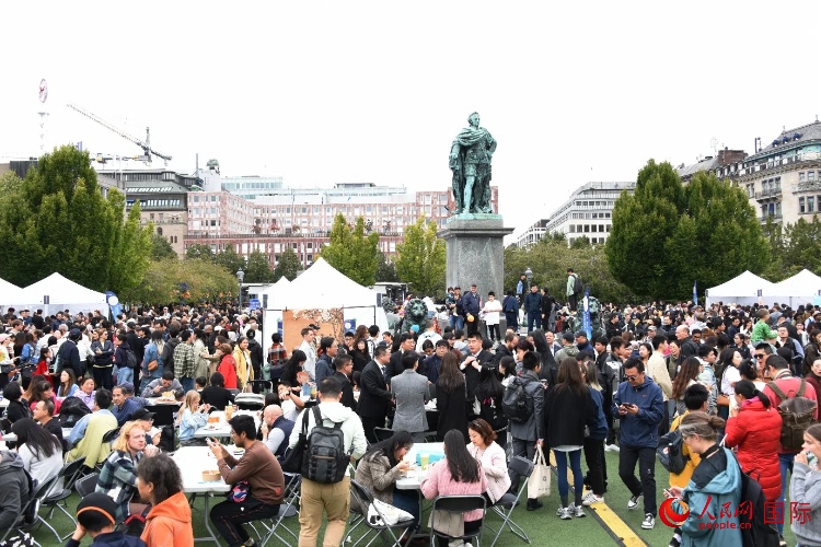 “天涯共此時——中秋游園會”在斯德哥爾摩國王花園舉辦。人民網記者 殷淼攝