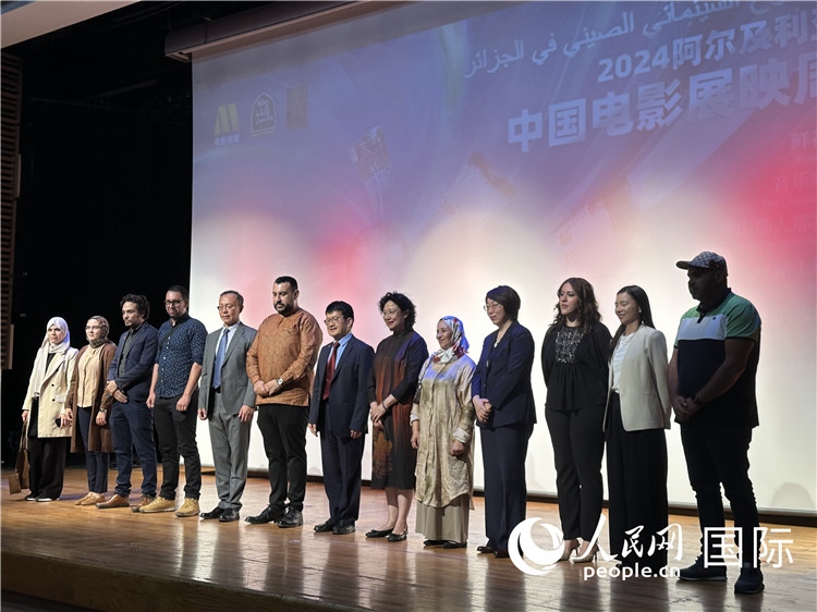中阿兩國(guó)官員、電影行業(yè)從業(yè)者、媒體代表等出席開(kāi)幕式 郝瑞敏攝