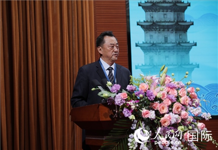 北京語(yǔ)言大學(xué)黨委書記倪海東在“走進(jìn)中華文明——海絲印記 世遺泉州”主題人文交流活動(dòng)中致辭。人民網(wǎng) 王婧攝