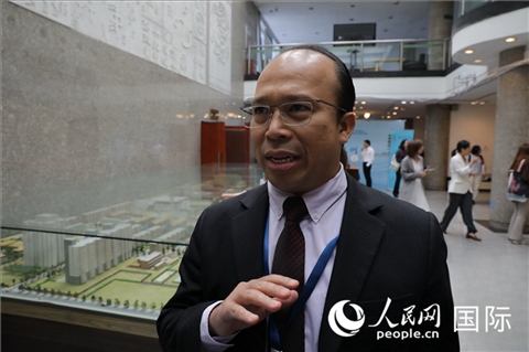 馬來(lái)西亞駐華使館參贊阿茲蘭接受人民網(wǎng)采訪。人民網(wǎng) 王婧攝