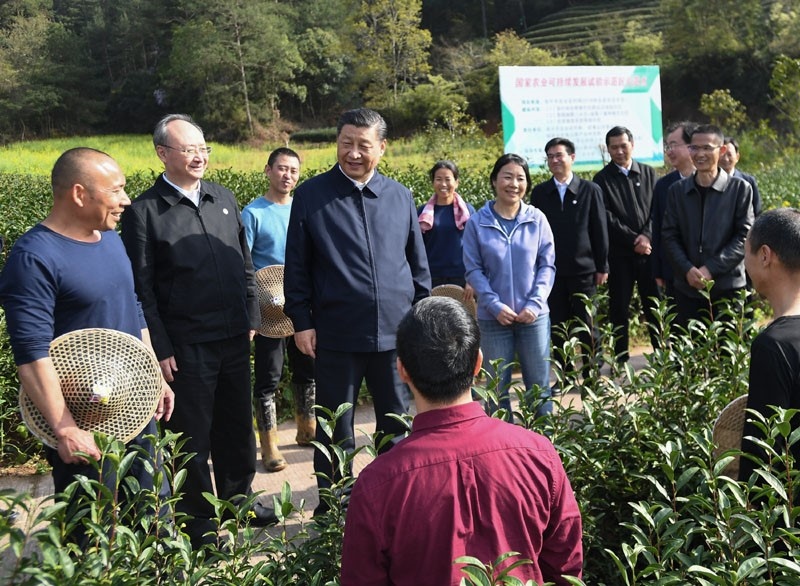 2021年3月22日，習(xí)近平總書(shū)記在福建南平武夷山市星村鎮(zhèn)燕子窠生態(tài)茶園，同科技特派員、茶農(nóng)親切交流，了解當(dāng)?shù)夭璁a(chǎn)業(yè)發(fā)展情況。