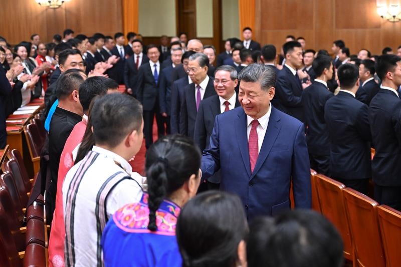 2024年9月29日晚，慶祝中華人民共和國成立75周年音樂會在京舉行。習(xí)近平總書記等黨和國家領(lǐng)導(dǎo)人，同3000多名觀眾一起觀看演出。