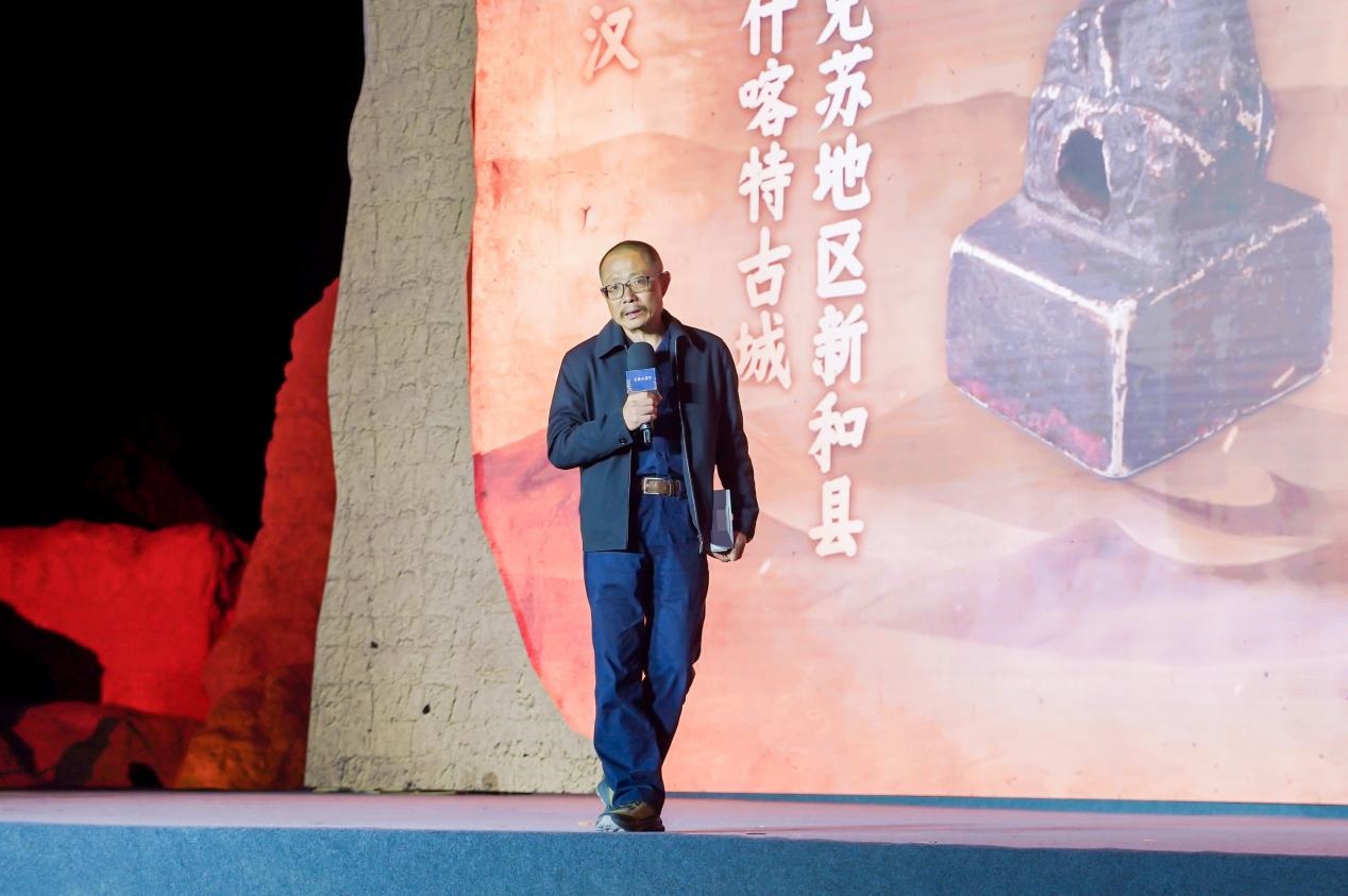 陳凌在“何以中國(guó)·五星出東方”網(wǎng)絡(luò)主題宣傳活動(dòng)現(xiàn)場(chǎng)演講。人民視頻供圖