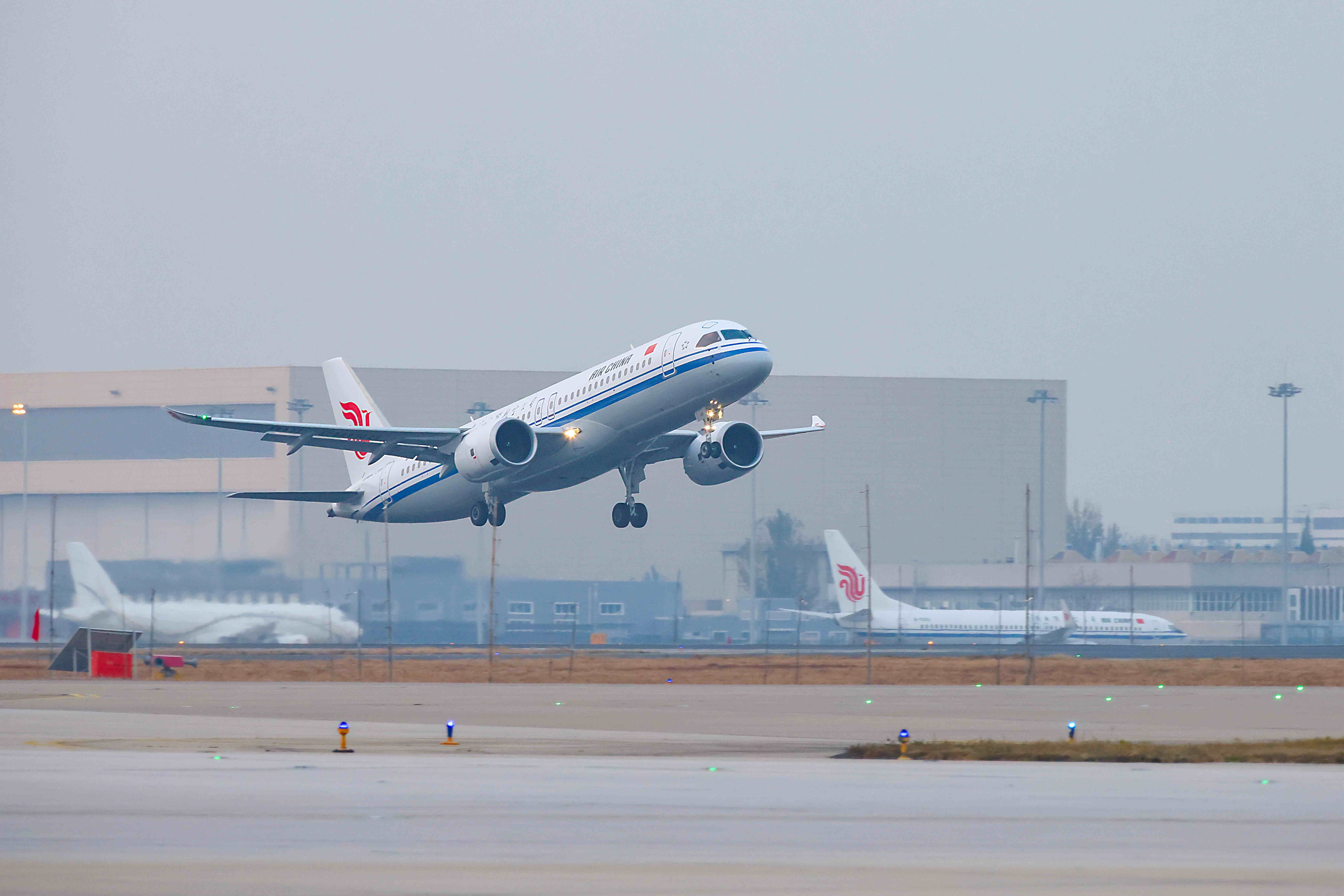 飛機(jī)從北京首都國際機(jī)場起飛，航向澳門。受訪方供圖