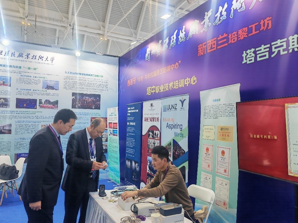 展臺(tái)現(xiàn)場(chǎng)。蘭州資源環(huán)境職業(yè)技術(shù)大學(xué)供圖