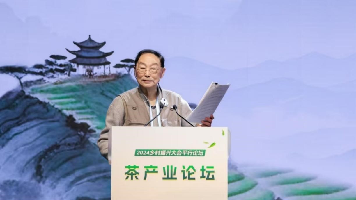 全國農(nóng)業(yè)科技創(chuàng)業(yè)創(chuàng)新聯(lián)盟主席，原國務(wù)院參事、國務(wù)院扶貧辦主任、農(nóng)業(yè)部副部長劉堅發(fā)言