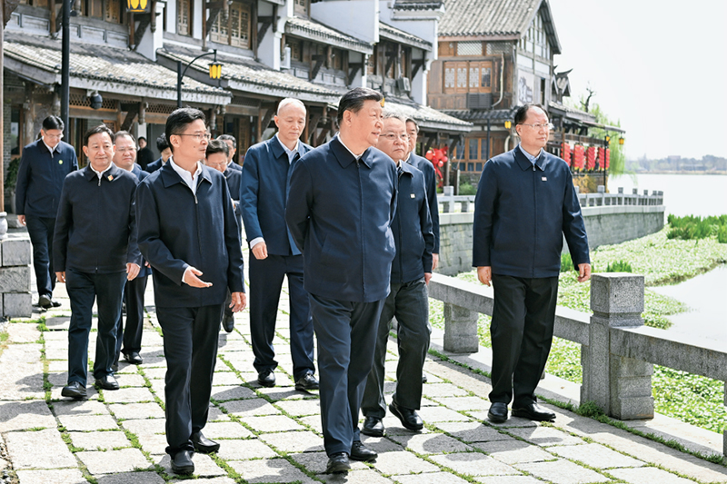 2024年3月18日至21日，中共中央總書記、國家主席、中央軍委主席習近平在湖南考察。這是19日上午，習近平在常德河街考察。 新華社記者 謝環(huán)馳/攝