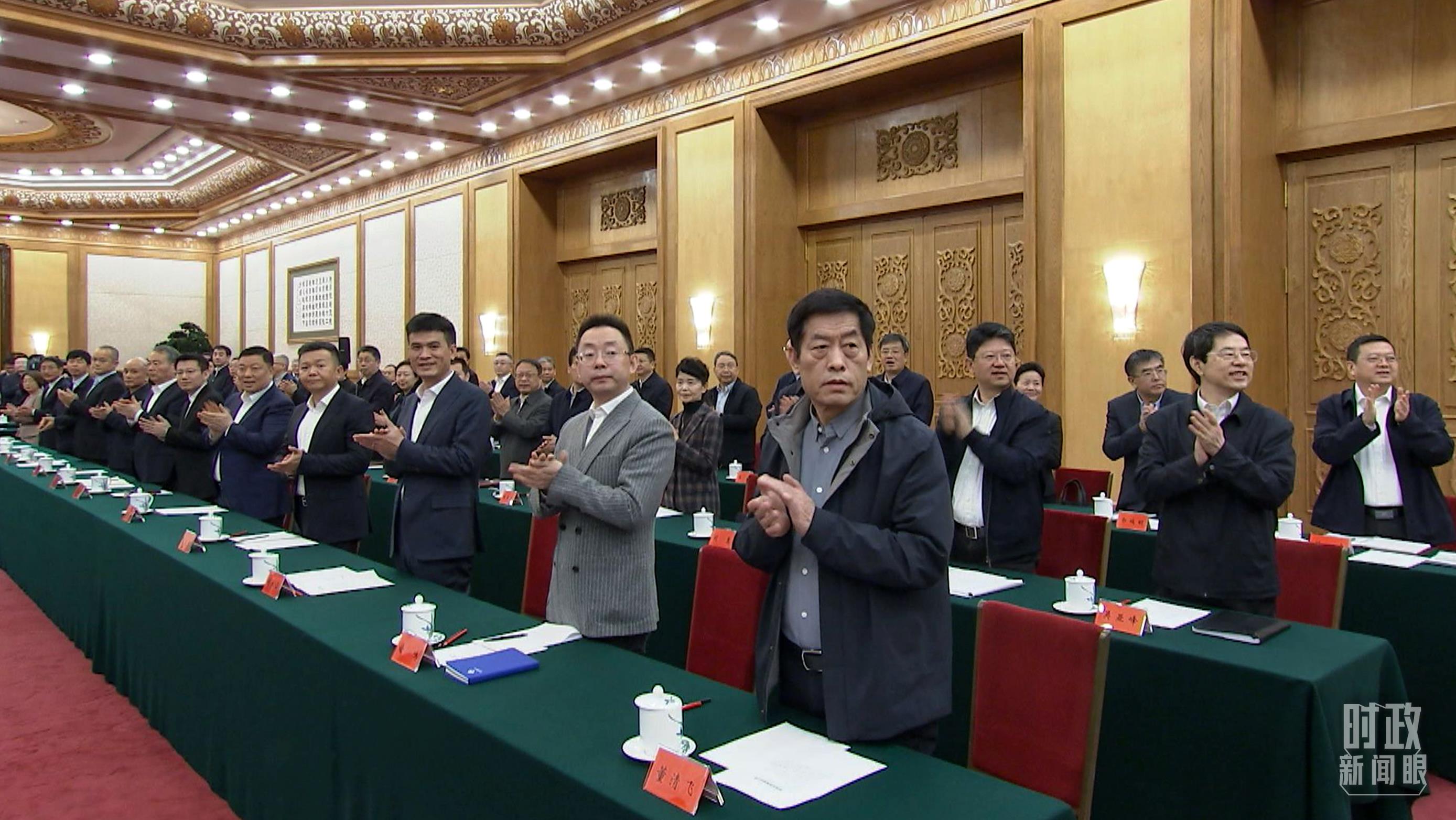 △2月17日，民營(yíng)企業(yè)座談會(huì)現(xiàn)場(chǎng)。
