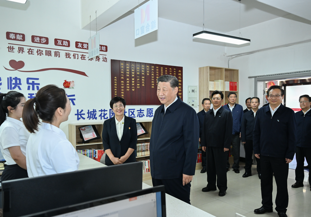 2024年6月19日，習(xí)近平總書記來到寧夏銀川市金鳳區(qū)長城花園社區(qū)考察。