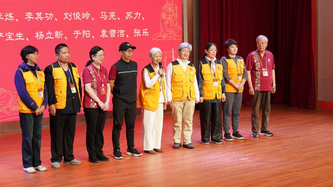 服務(wù)滿二十年志愿者代表發(fā)表感言。故宮博物院供圖