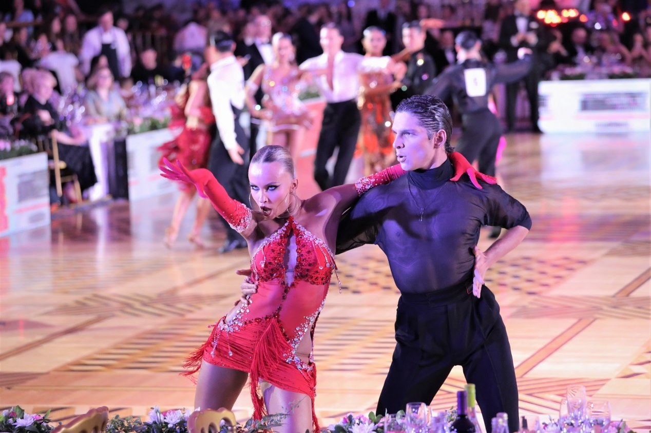 第七屆“克里姆林宮杯”國(guó)標(biāo)舞錦標(biāo)賽現(xiàn)場(chǎng)。于子恒攝
