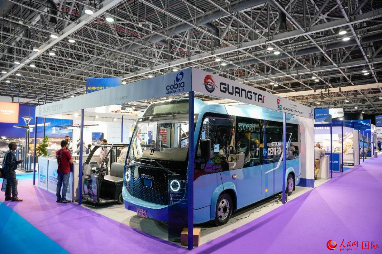 展會展示的電動大巴車。人民網(wǎng)塔里克·易卜拉欣攝