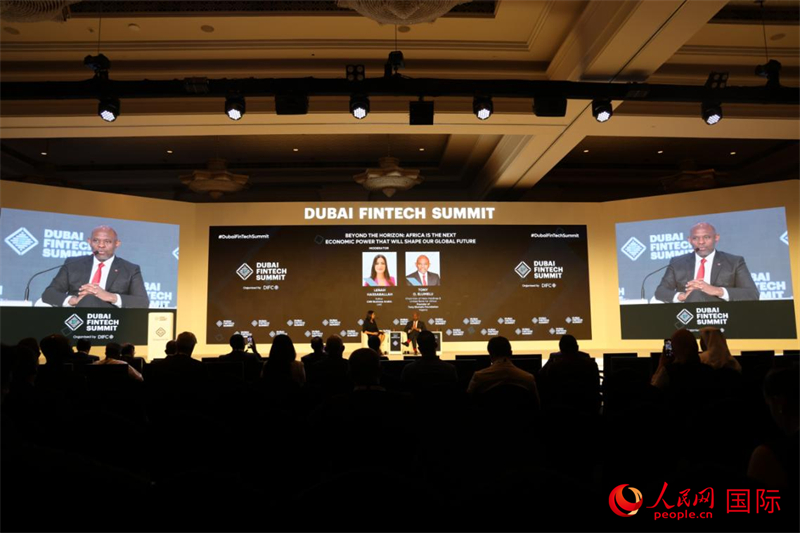 2025迪拜金融科技峰會(huì)期間舉行的對(duì)話活動(dòng)。人民網(wǎng)記者 張志文攝