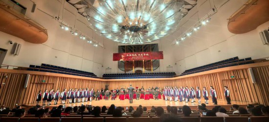 重慶大學(xué)城樹人小學(xué)校管樂團(tuán)參加比賽。