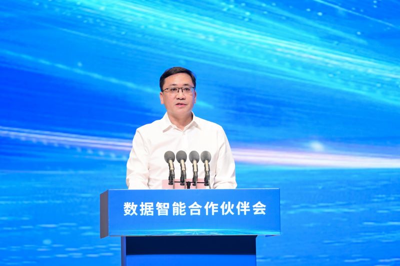 圖為河南省人民政府國有資產(chǎn)監(jiān)督管理委員會(huì)黨委委員、副主任李海峰。