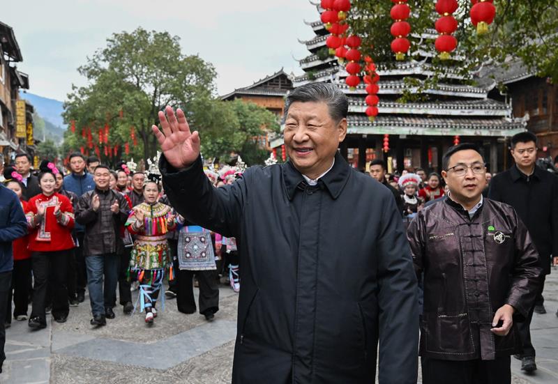 △2025年3月17日，習(xí)近平總書(shū)記在貴州黎平縣肇興侗寨考察。