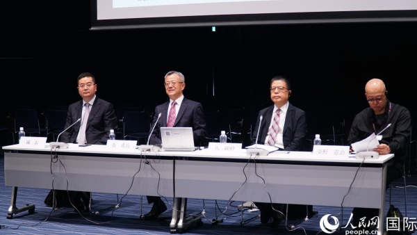 與會專家熱切交流。人民網(wǎng) 蔣曉辰攝